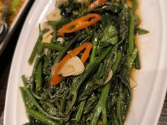 -Chom Cafe and Restaurant