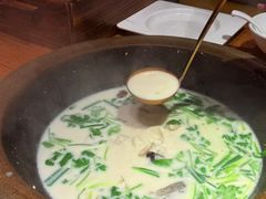 -咕嘟草帽鱼·牛奶一样的鲜鱼汤(天鹅湖万达广场店)