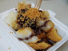 上有花生碎、中夹豆沙，下有玫瑰酱-赵家蜂蜜凉粽