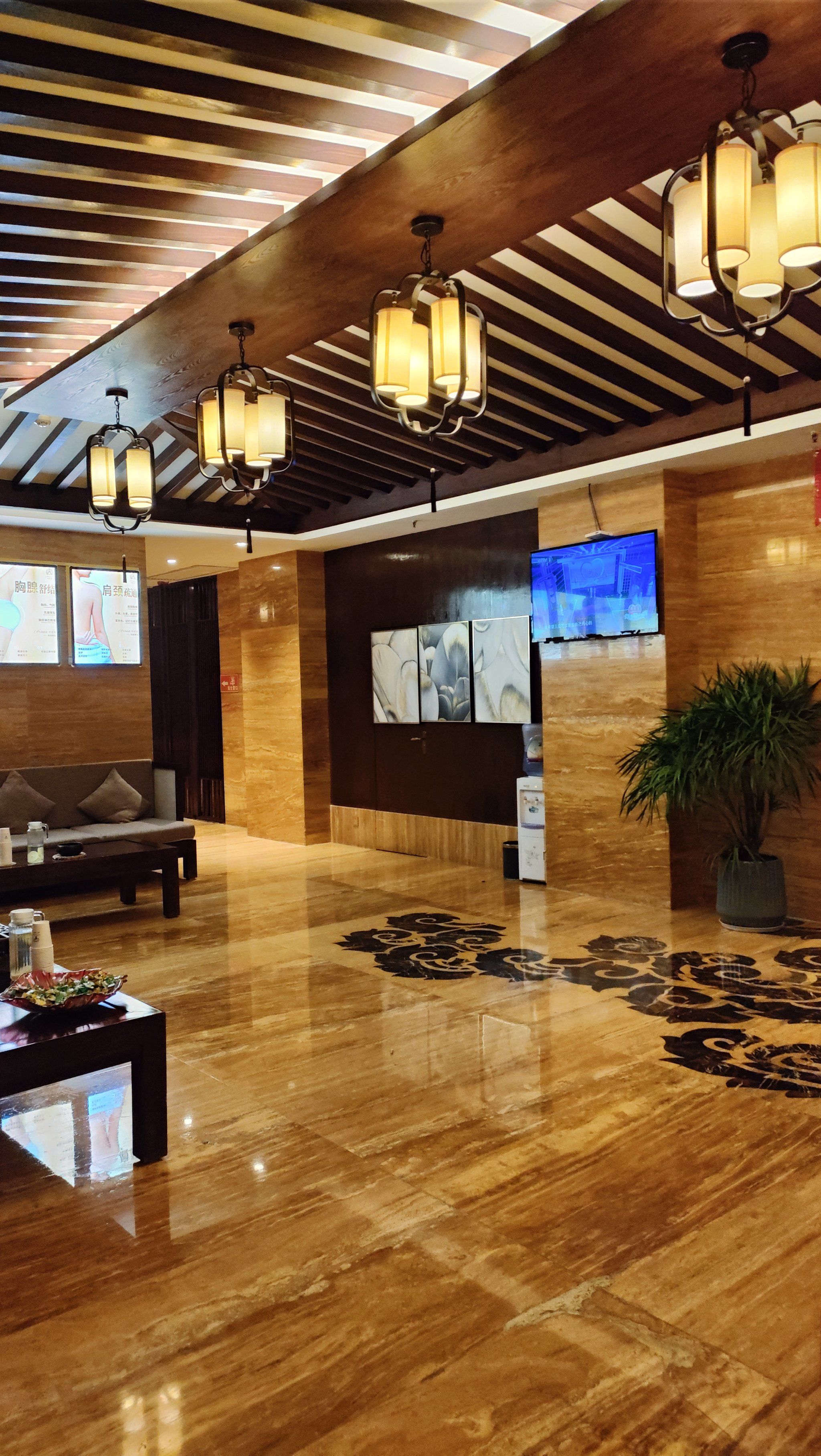 芙蓉广场店旅游中的足疗好住处.享受生活