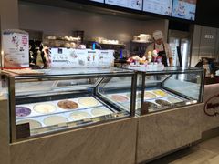 面包甜点陈列柜-哈根达斯(美罗城店)