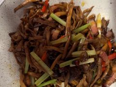 -川流不息·地道川菜·小龙虾(松东路店)