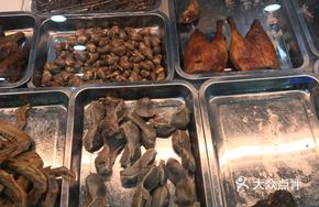 Sauce-Flavored Duck in Lotus Pond