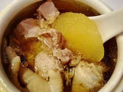 雪梨排骨炖鸡爪汤-山泉公馆酒家(珠江新城店)