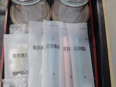 -宸玥酒店(成都西南财大地铁站店)