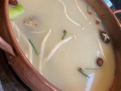 -三人行骨头王火锅(长寿店)