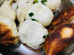 -黄阿姨锅贴大王(万航渡路店)