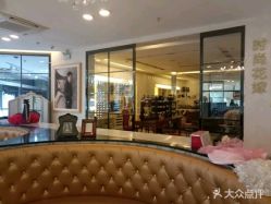 -挪娅婚纱摄影皇家会所