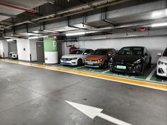-万象城-停车场