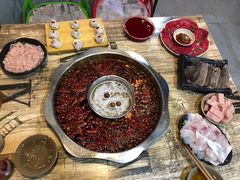 -渝嘴小老弟老火锅(华新村店)