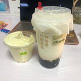 点了个外卖!宝藏茶的奶油太好吃了!我是每次都点正常糖的