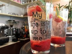 草莓气泡水-吃饼人西餐(南开店)