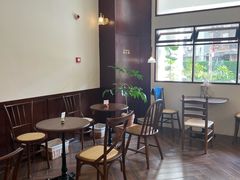 -Café Monson