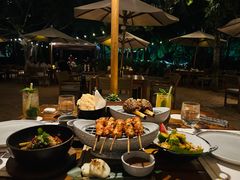 -三亚艾迪逊酒店·海滩烧烤 BARBACOA·现场乐队·浪漫晚餐·烧烤海鲜