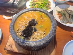 -菌自由丨野生菌火锅特色庭院餐厅(丽江古城店)