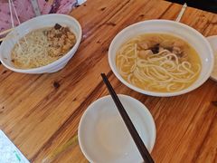 -文山荷鲜居(翠湖店)