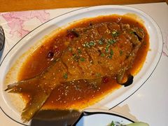 红烧武昌鱼-小凤庭·地道湖北菜武昌鱼·藕汤(38年黄鹤楼店)
