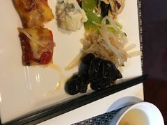 -上海宏泉丽笙酒店憩园咖啡厅