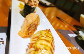 Sauce-Braised Crab Stick and Caviar Sushi
