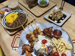 -暖食光·台式家庭餐厅·生日主题店(万达店)