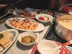 -尚尚仙·酸汤猪手·猪肚鸡火锅(华联万柳购物中心店)