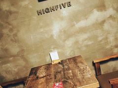 -HIGH FIVE哈福手工汉堡(桂林路店)