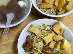 -松树干拌面店