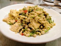 -香巴拉云南餐厅(华莱坞店)