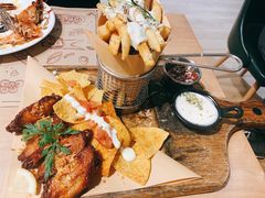 招牌小吃拼盘-Mark&Mars Restaurant