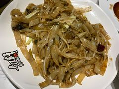 老坛酸菜炒河粉-如轩海鲜砂锅粥(国际能源店)