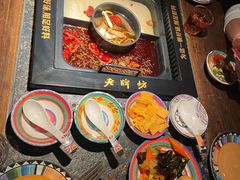 -老牌坊云南鱼豆花火锅(哈西万达店)