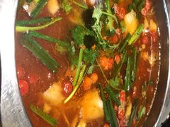 -野山舂·贵州现舂酸汤火锅(鸿通城店)