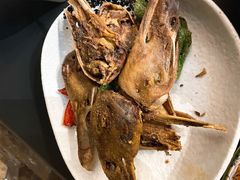 招牌椒盐鸭头-聚汇三少·龙虾·中餐厅(莫邪路新天地店)