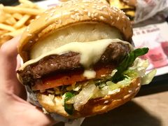 -The Habit Burger Grill 哈比特汉堡(复兴soho店)