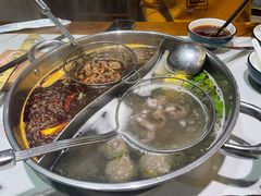 -乡土黄·鲜牛肉火锅·小龙虾(兴业街店)