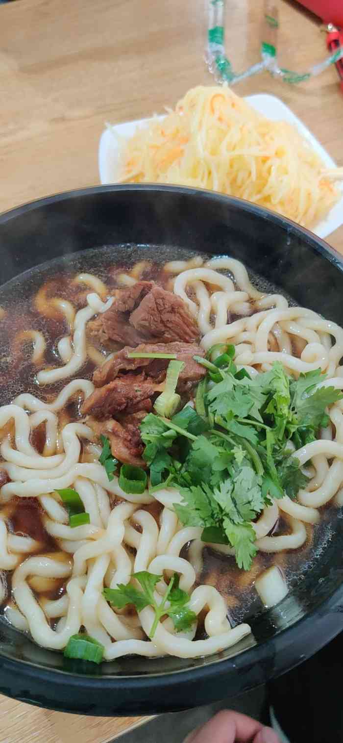 嘉翊吉妈妈手擀面(新元高中店)-"金牌炒面齁咸油大,照烧鸡肉饭太甜.