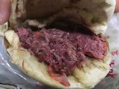 腊牛肉夹馍-杨天玉腊牛羊肉店
