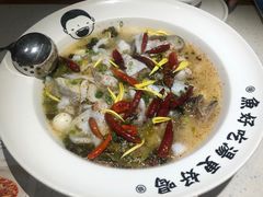 -江渔儿酸菜鱼·拔草餐厅(虎门君乐汇店)