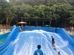 -汤山欢乐水世界
