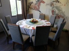 包厢-湖庭壹品鸭王·传统北京烤鸭·别墅私房菜·庭院宵夜(江宁店)