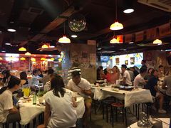 大堂-鲜入围煮花胶鸡海鲜火锅