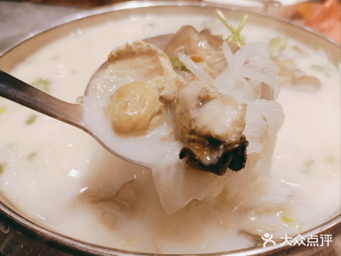 海铺·渔家虾水饺(皇姑店)萝卜丝炖生蚝图片
