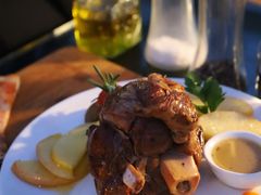 文火烤猪肘配烤马铃薯-EATALIA意塔利意式餐厅(鼓楼店)