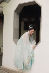 -一揽芳华汉服旗袍体验馆(拙政园店)