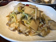 甜笋韭黄海螺片-扬州香格里拉·香宫中餐厅