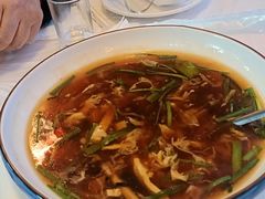 -红栌温泉山庄生态美食餐厅