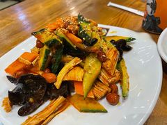 -喇喇排骨火锅·传统韩式脊骨汤(望京西园总店)