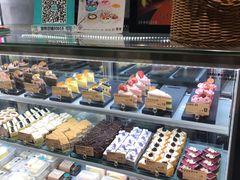 面包甜点陈列柜-圣安娜饼屋(信和广场店)