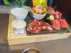 -铭牛烧肉·和牛海鲜自助(高新月牙湖店)