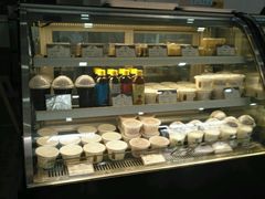 面包甜点陈列柜-三元梅园(团结湖店)